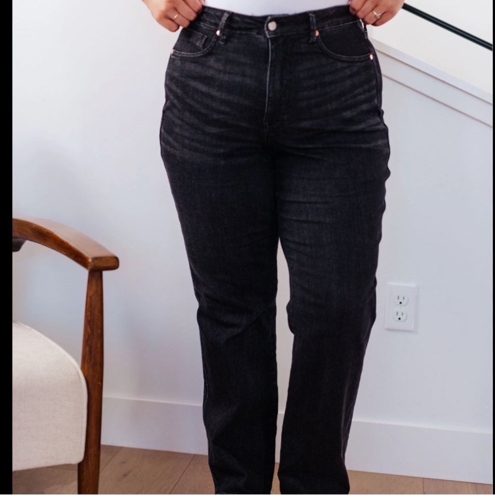 Judy Blue Tummy Control Denim Straight Fit Jeans